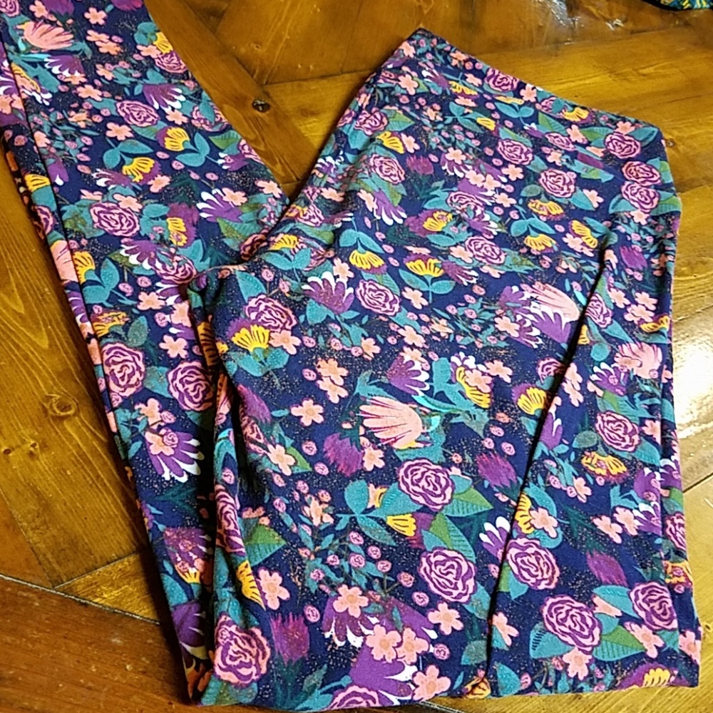 LuLaRoe soft leggings great condition
